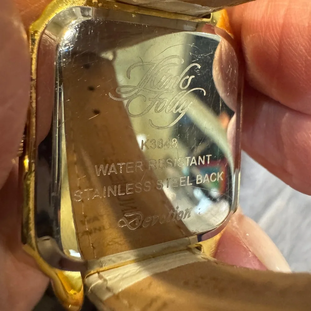N/A gold tone